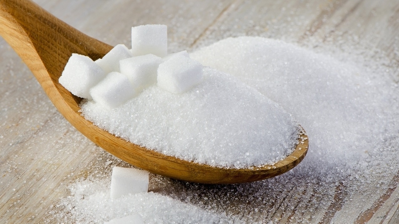 حداکثر قیمت شکر برای مصرف کننده ۱۶ هزار تومان است