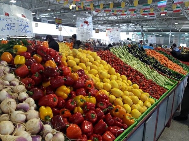وضعیت بازار میوه مطلوب است/ یک ماه دیگر سیب زمینی ارزان می‌شود